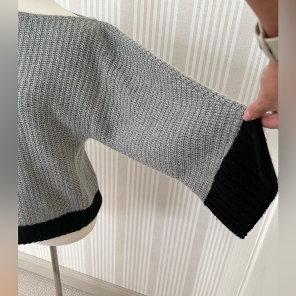 St. John Sport 100% Cashmere Asymmetrical Sweater Gray/Black Women’s Sz Small - Picture 3 of 8